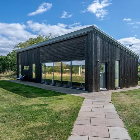 בית נופש 1 Bed In Little Broughton 86813 *