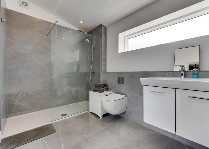 1 Bed In Little Broughton 86813 בית נופש